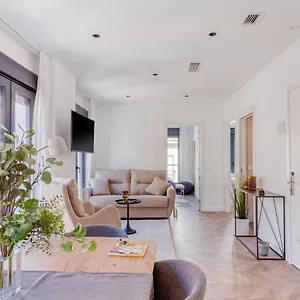 Limehome Calle Ancha Del Carmen - Digital Access 스페인