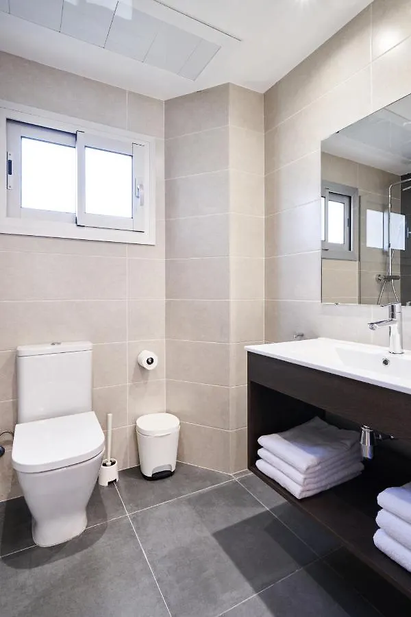 Aparthotel Augusta Barselona 3*,  İspanya